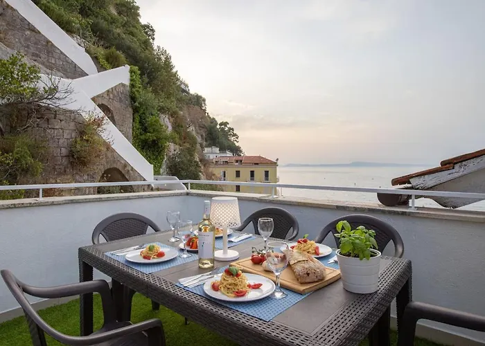 Sorrentovibes - Seaview On The & Amazing Views Terrace Διαμέρισμα *